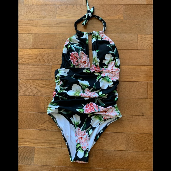 🎁Cupshe Keep Secrets One Piece Halter Swimsuit-M - Picture 5 of 13